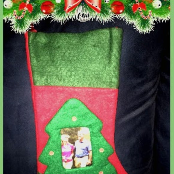 CUTE CHRISTMAS STOCKING WITH PHOTO HOLDER TO DISPLAY YOUR LOVED ONES. NEW - Picture 1 of 2